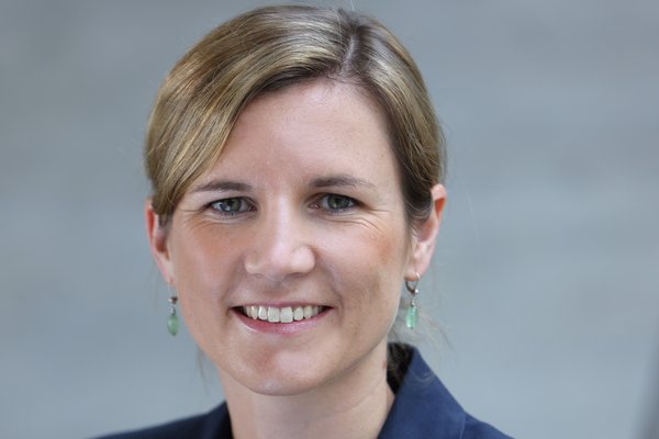 Portrait von Prof. Dr. Larissa Zierow